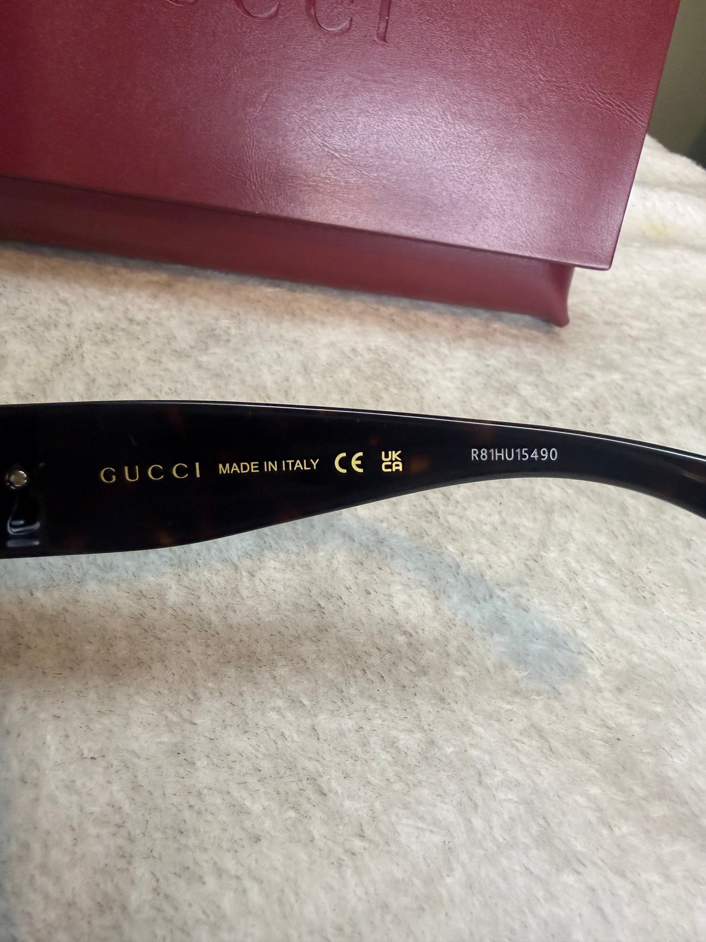 1229. Gucci GG Logo Oval Sunglasses