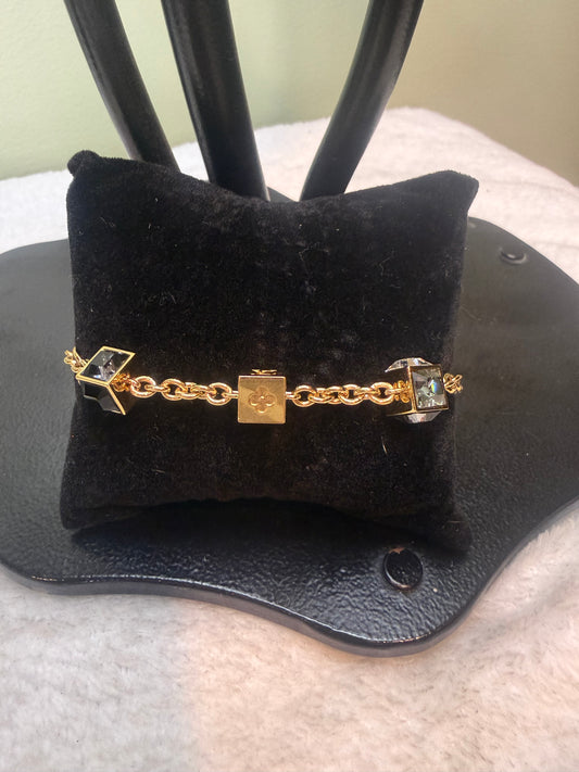 1117. Louis Vuitton Gamble Crystal Bracelet