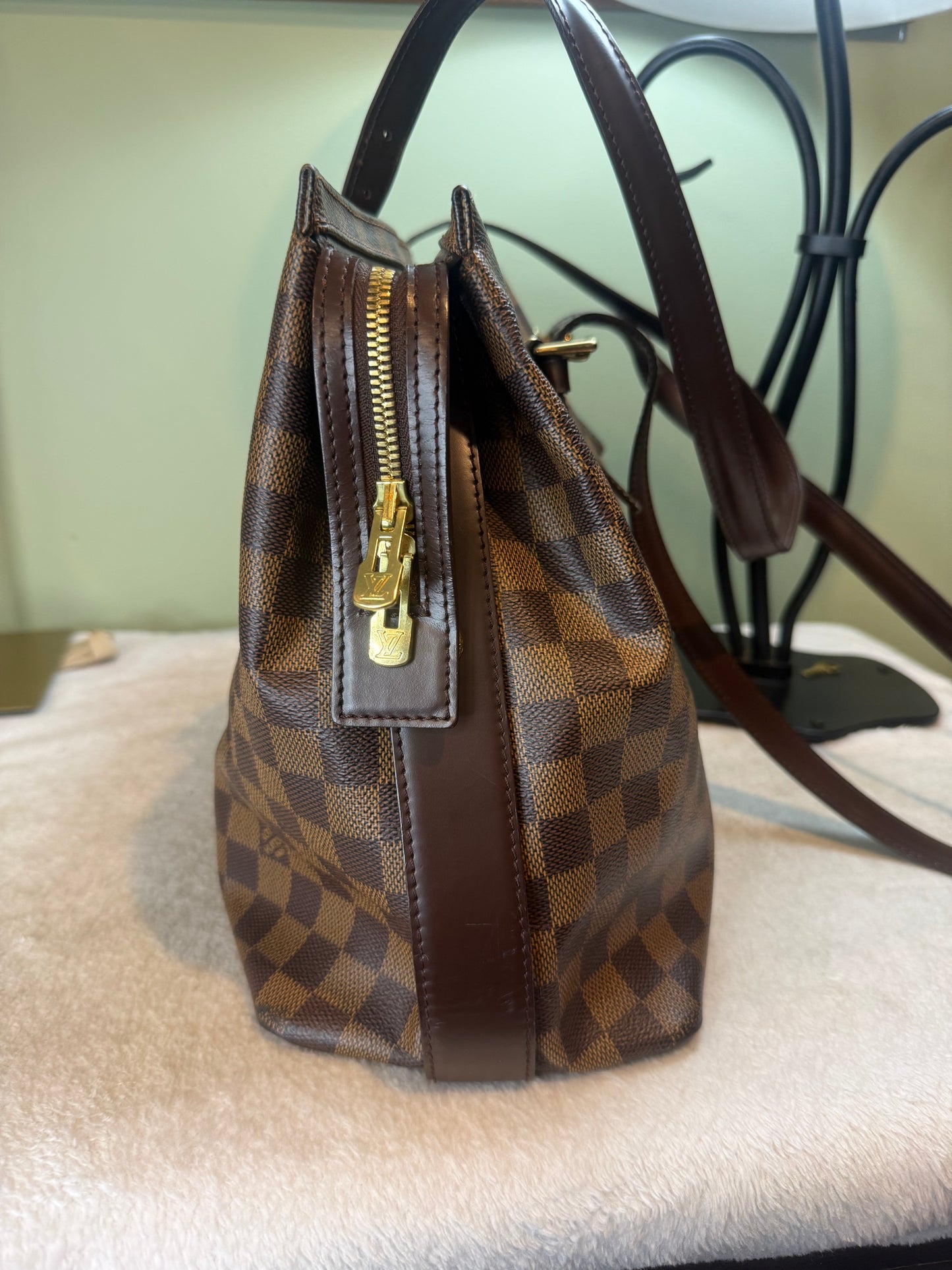 1277. Louis Vuitton Damier Ebene Chelsea