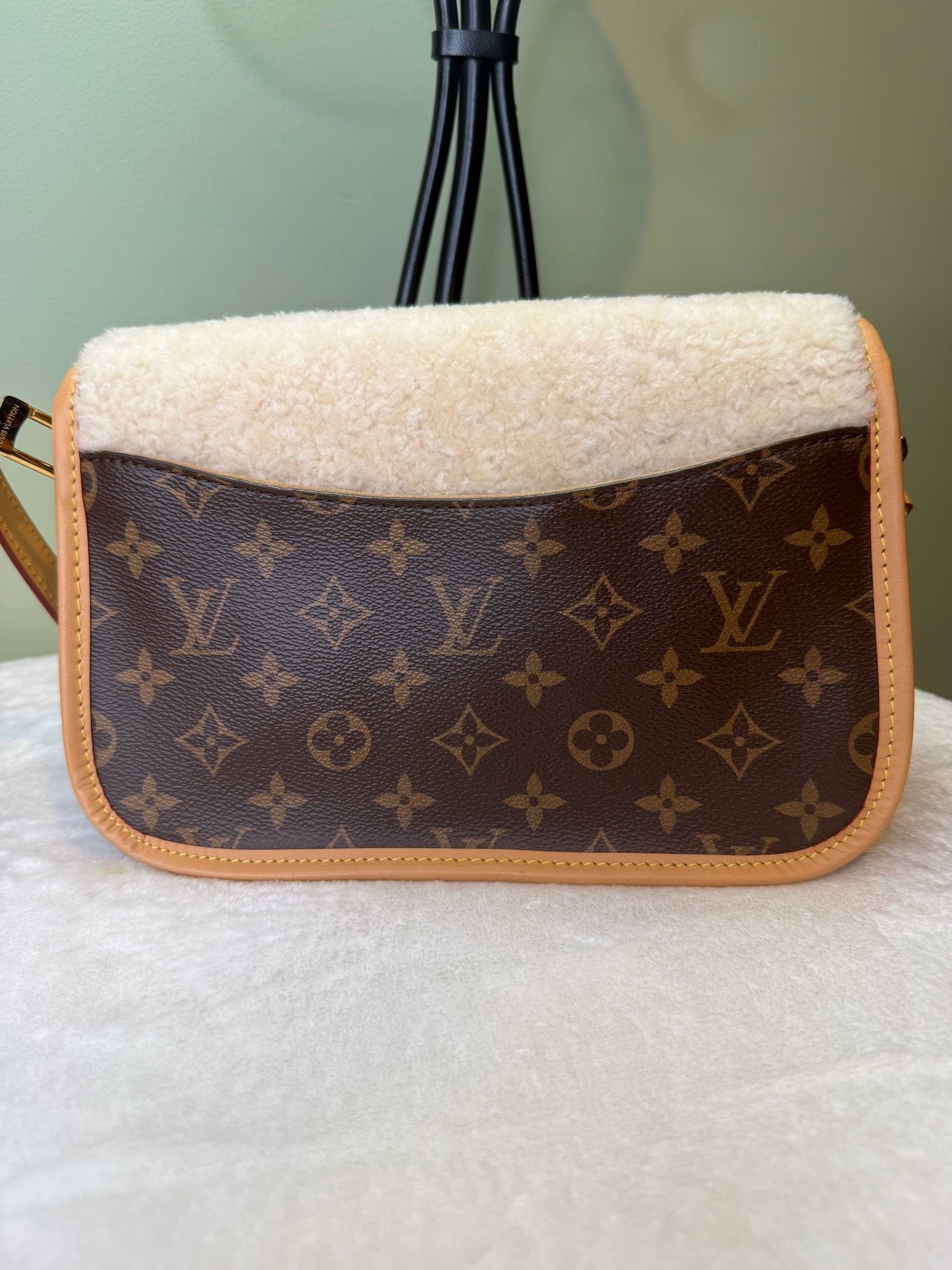 1810. Louis Vuitton Monogram Diane Shearling