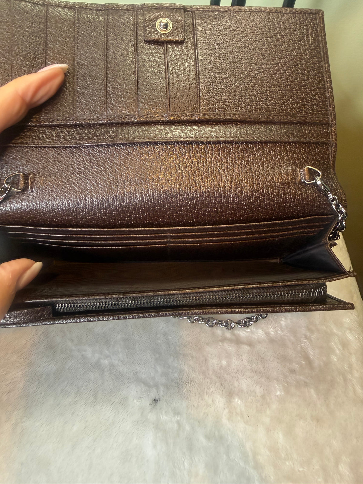 2123. Gucci Continental Chain GG Canvas WOC