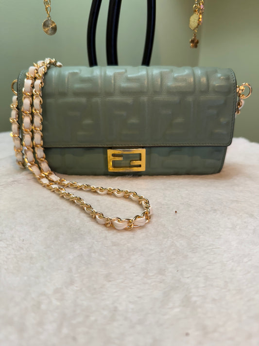 284. Fendi Bifold Leather Wallet Mint Green