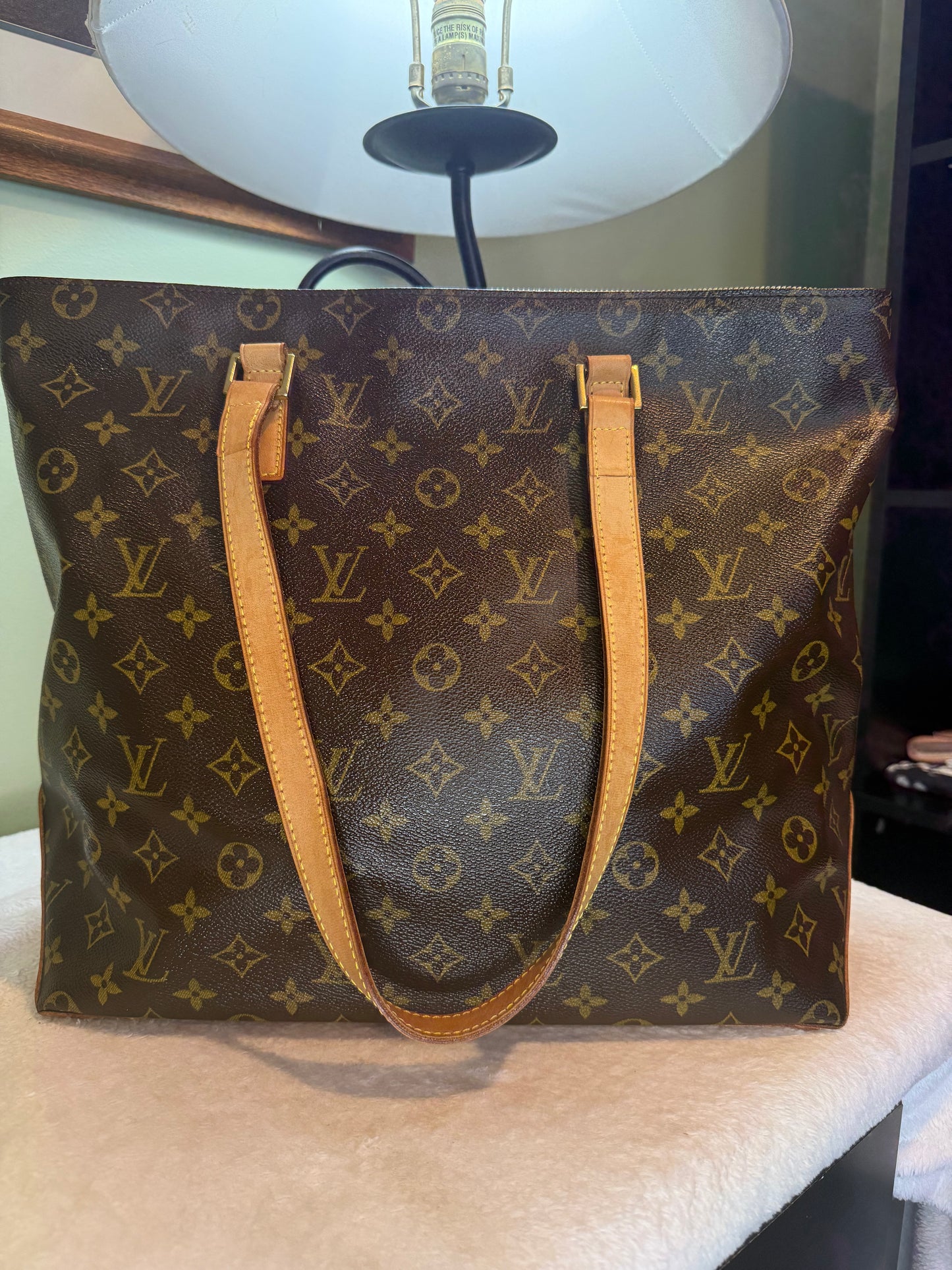 482. Louis Vuitton Monogram Cabas Mezzo
