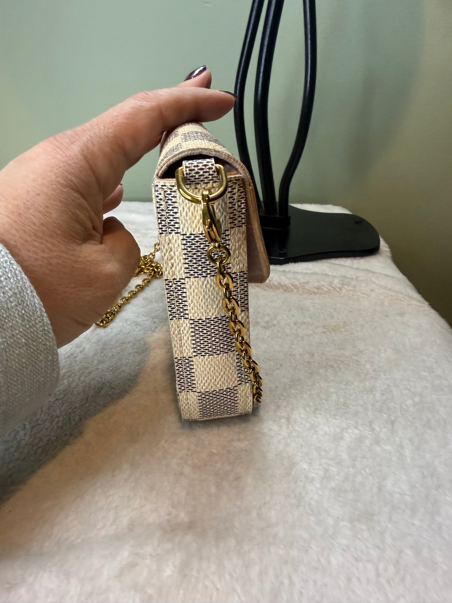 1154. Louis Vuitton Damier Azur Felicie Pochette
