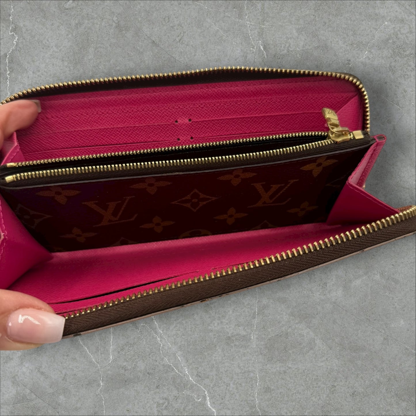 296. Louis Vuitton Monogram Portefeuille Zippy Clemence Blooming Flower