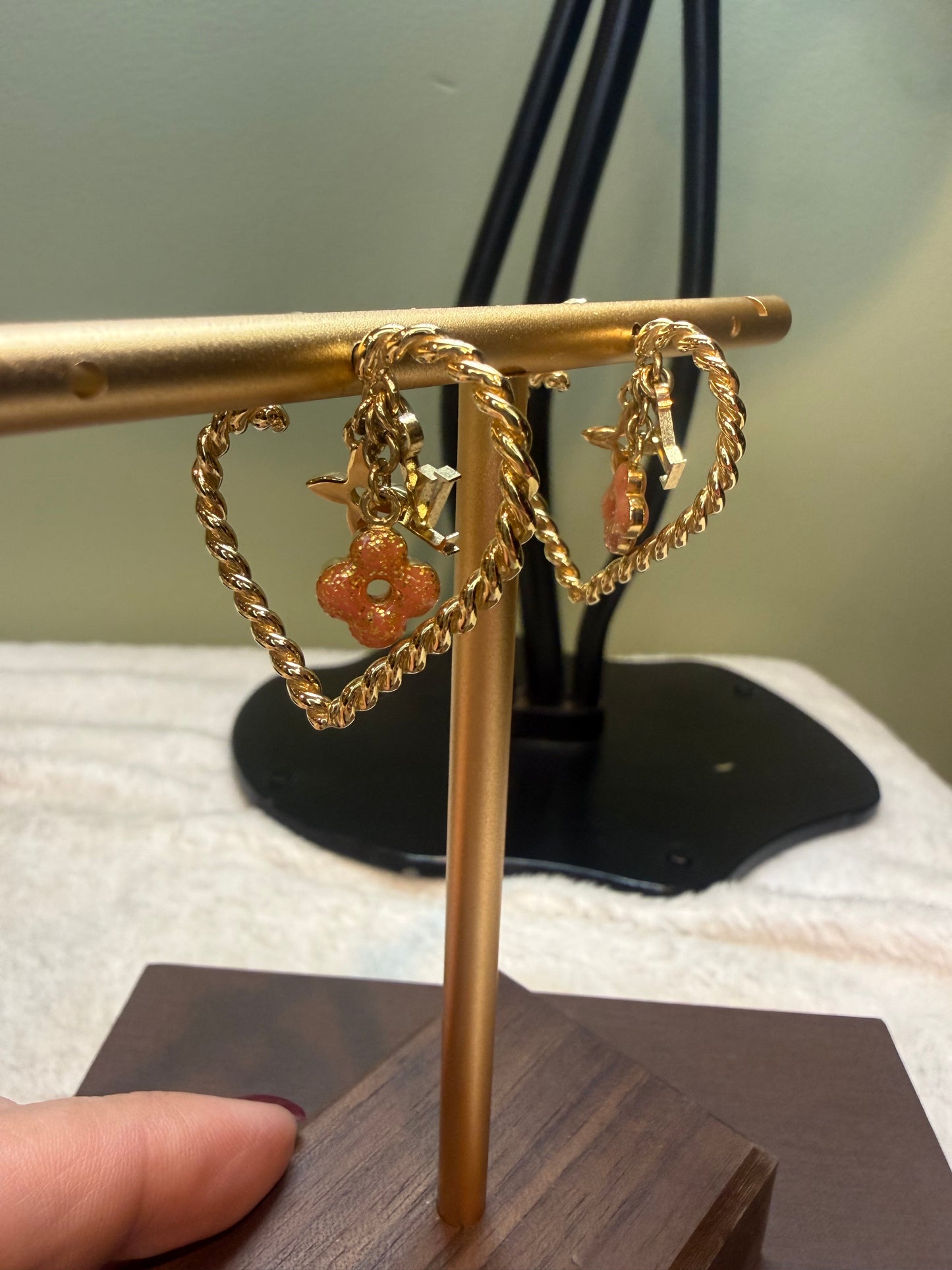 1624. Louis Vuitton Sweet Monogram In My Heart Earrings