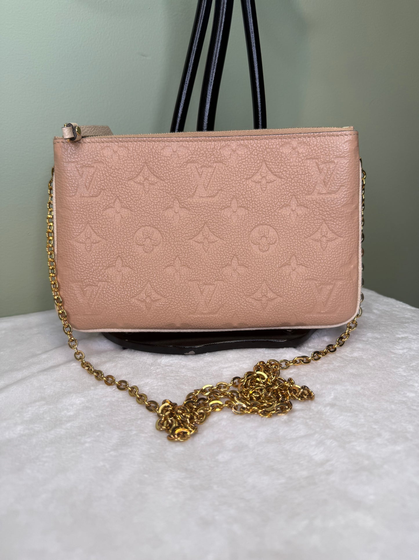 1786. Louis Vuitton Pink and Cream Empriente Double zip Pochette