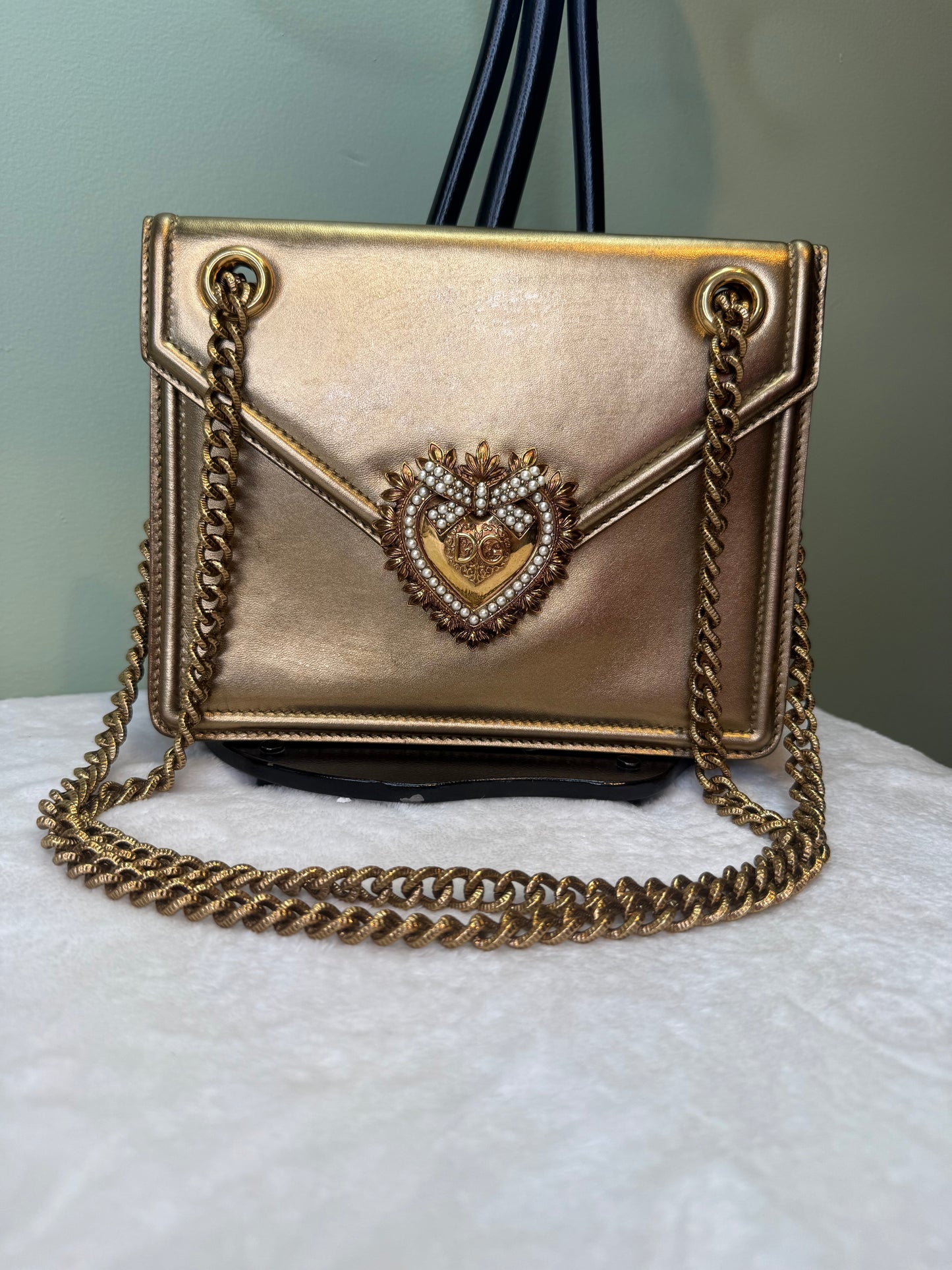 1809. Dolce & Gabbana Devotion Shoulder Bag