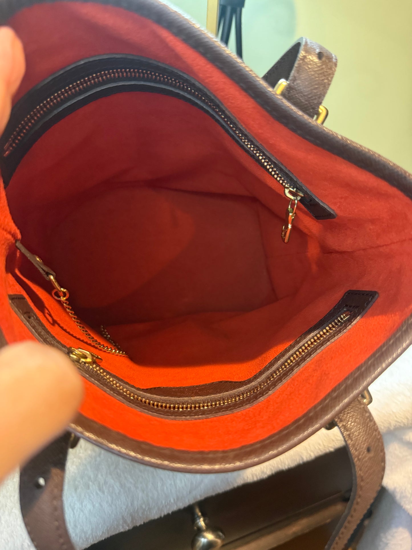 1617. Louis Vuitton Damier Ebene Bucket Bag