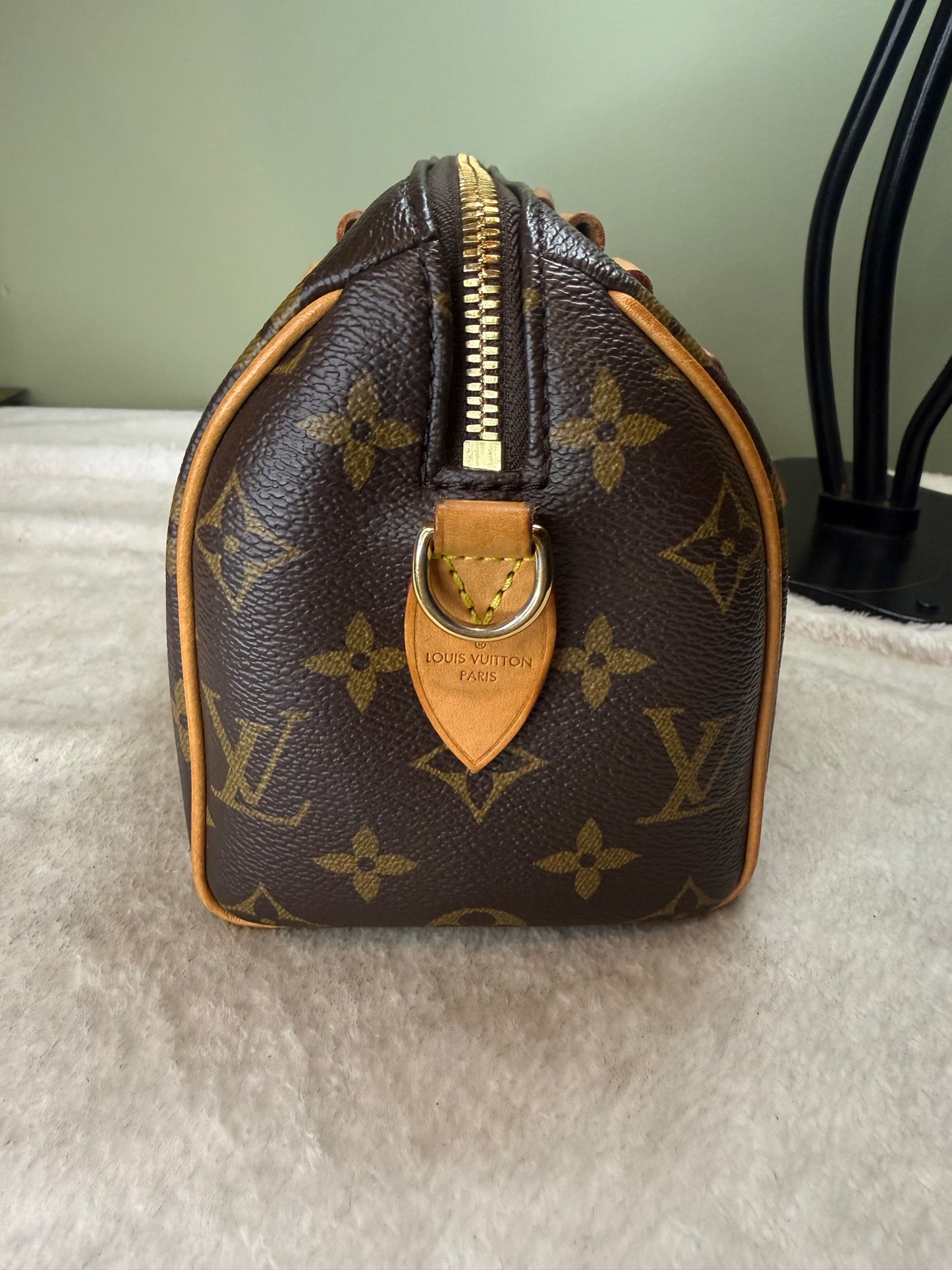 1268. Louis Vuitton Monogram Speedy 20 Bando with Strap