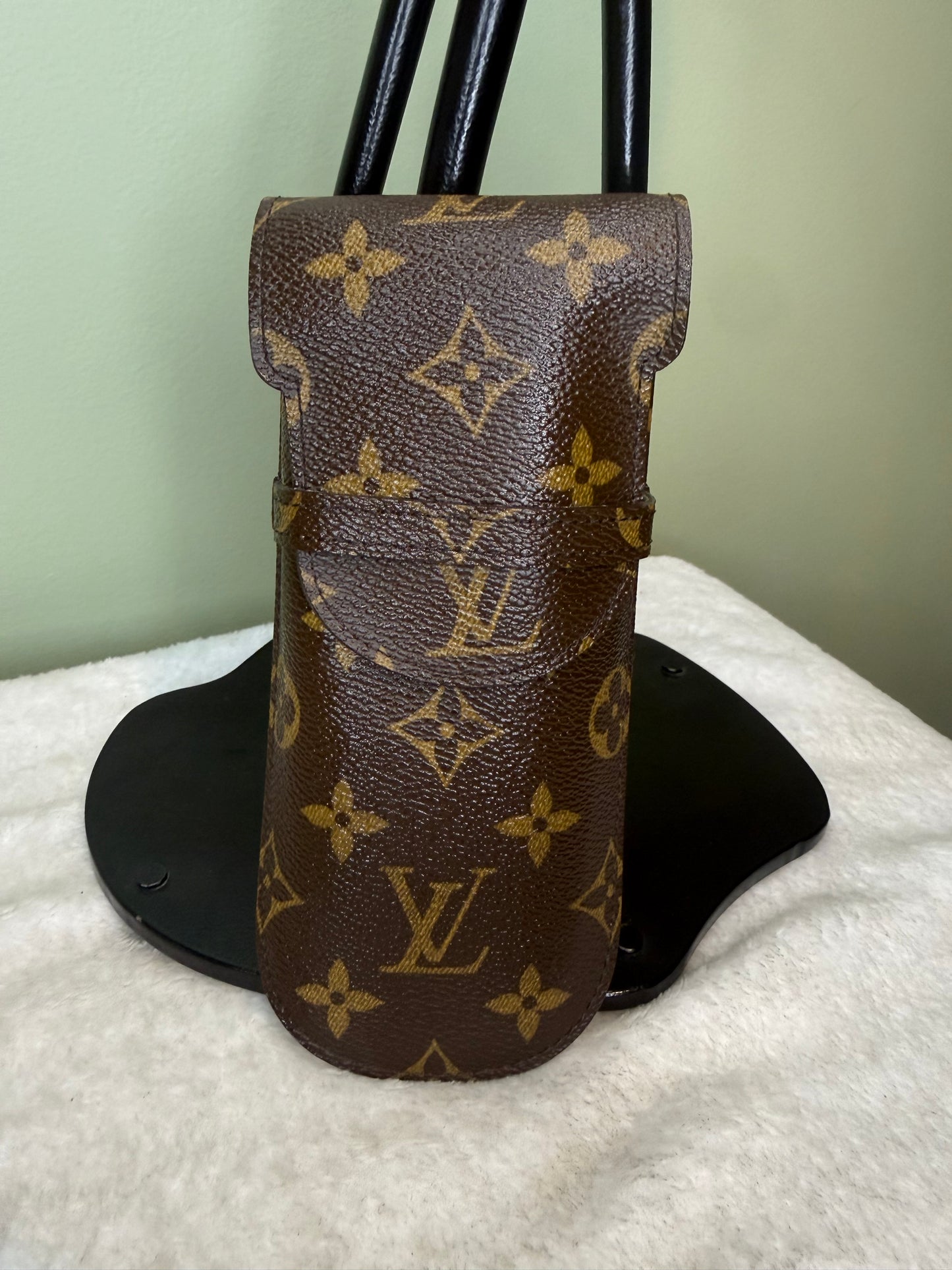 1541. Louis Vuitton Monogram Glasses Case