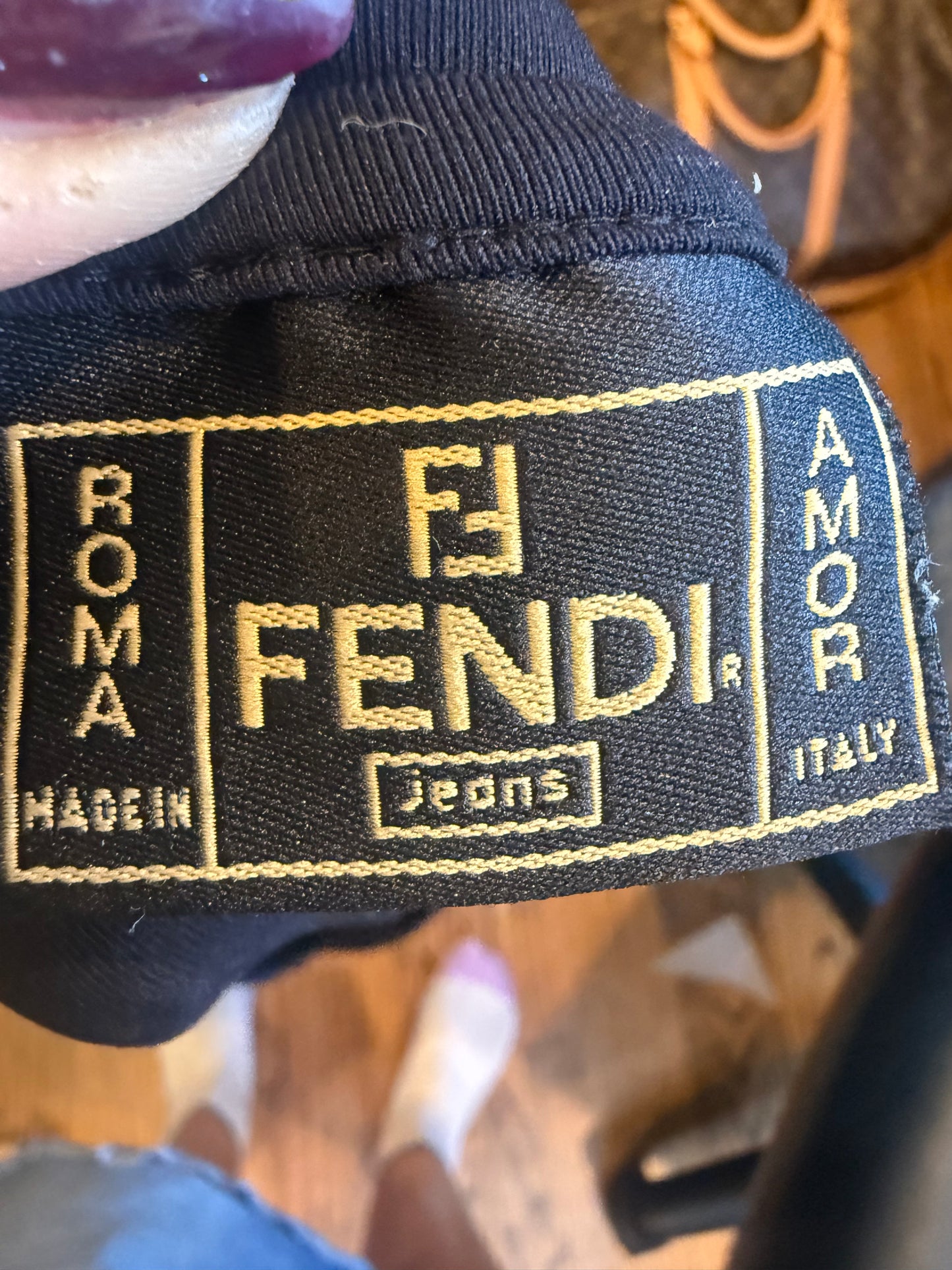 1654. Fendi Black V-Neck T shirt