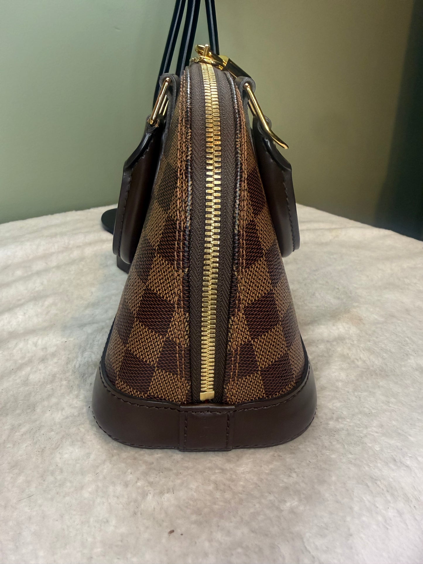 1548. Louis Vuitton Damier Ebene Alma BB