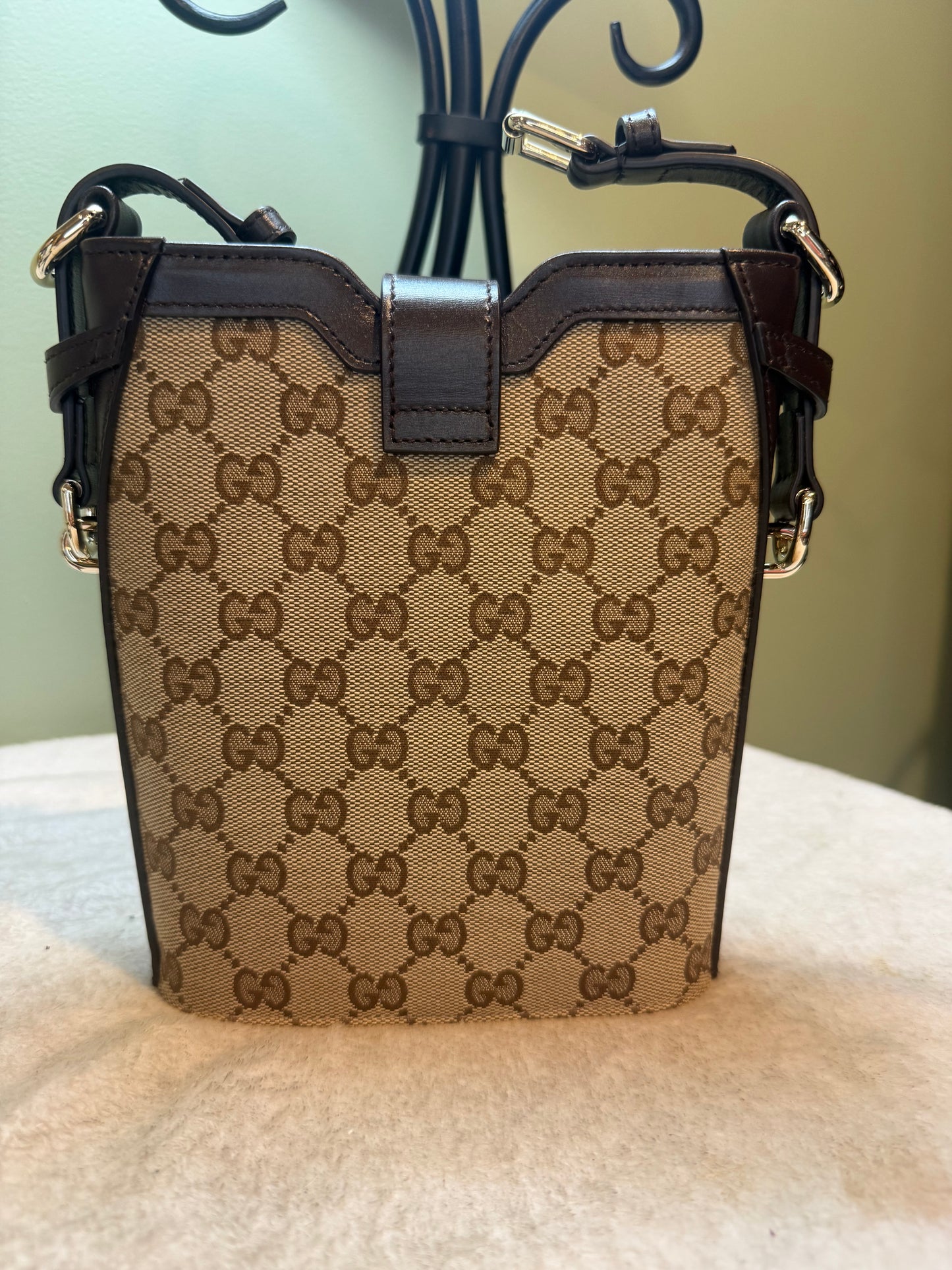 1641. Gucci GG Mini Bucket Shoulder Bag