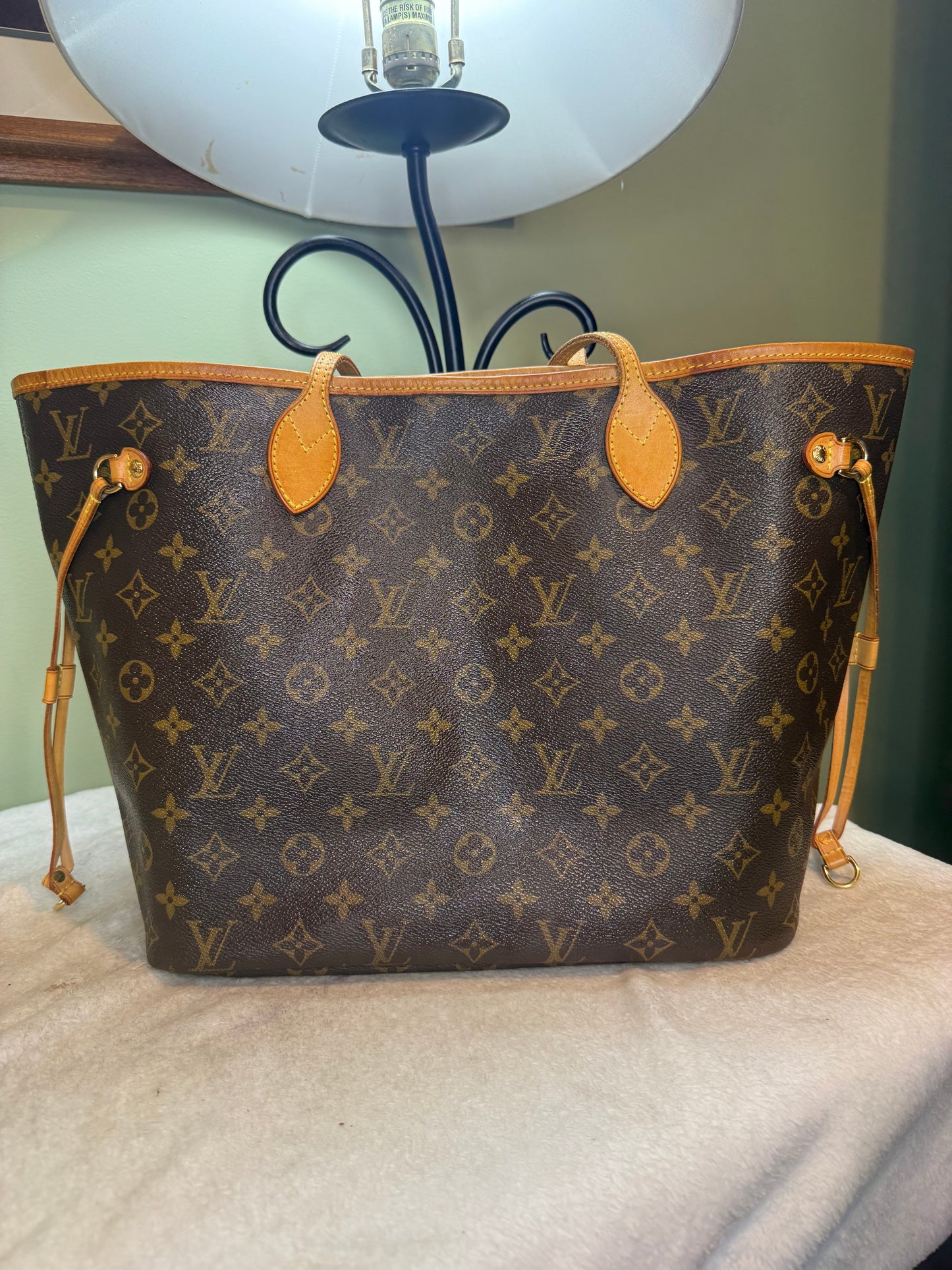 1399. Louis Vuitton Monogram Neverfull MM