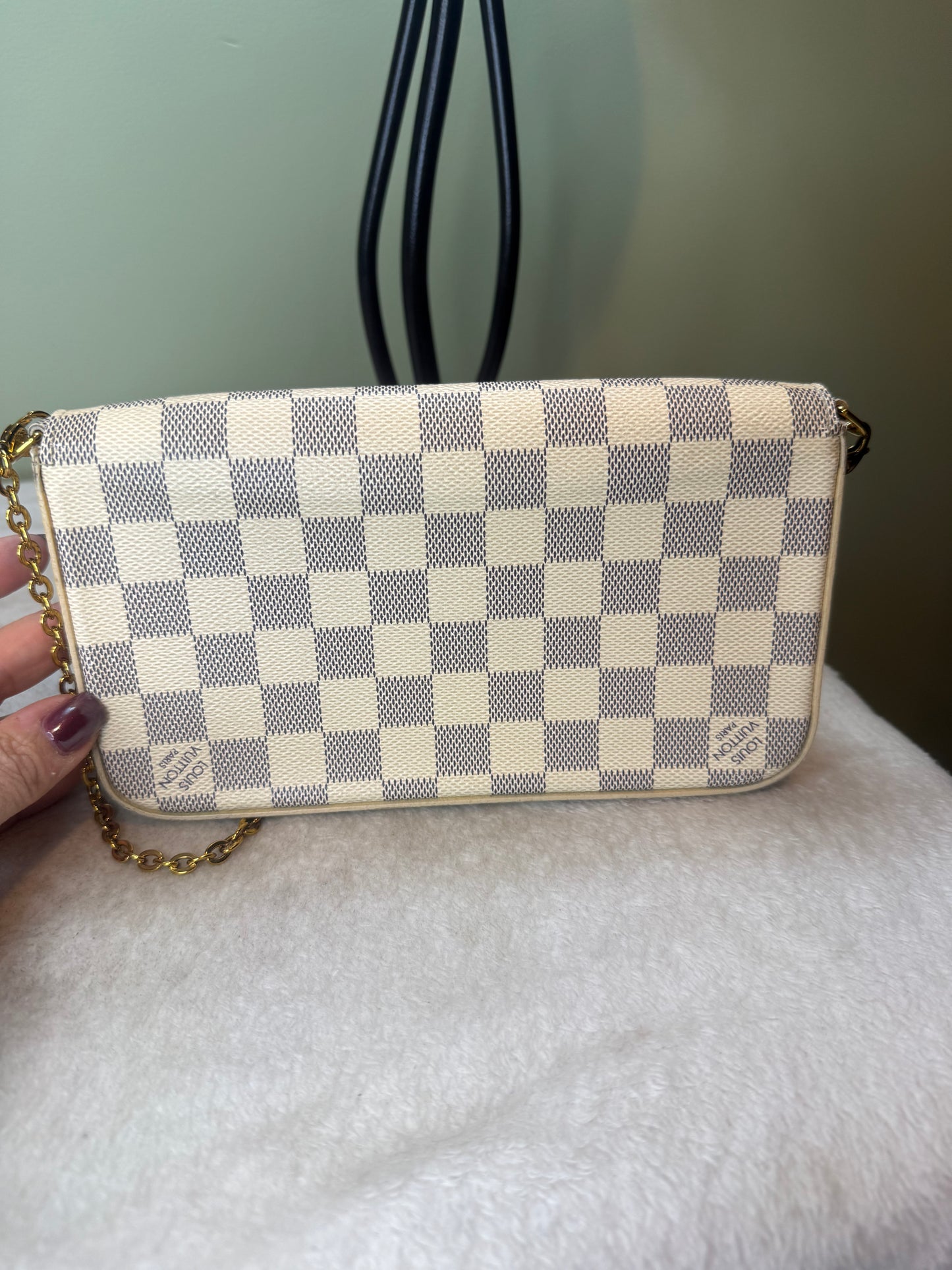 1154. Louis Vuitton Damier Azur Felicie Pochette
