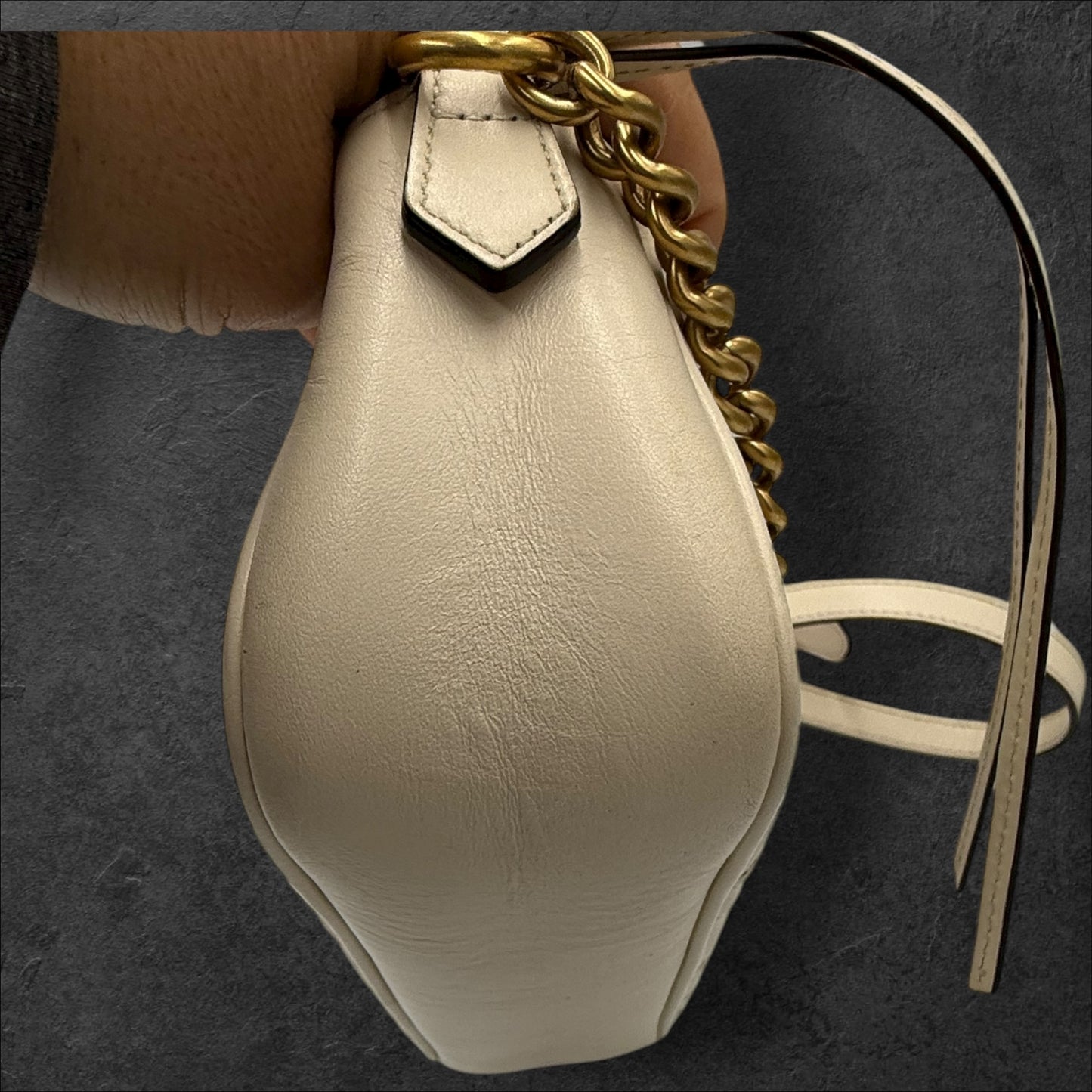 283. Gucci Cream Medium Marmont Quilted Leather Crossbody Camera Bag