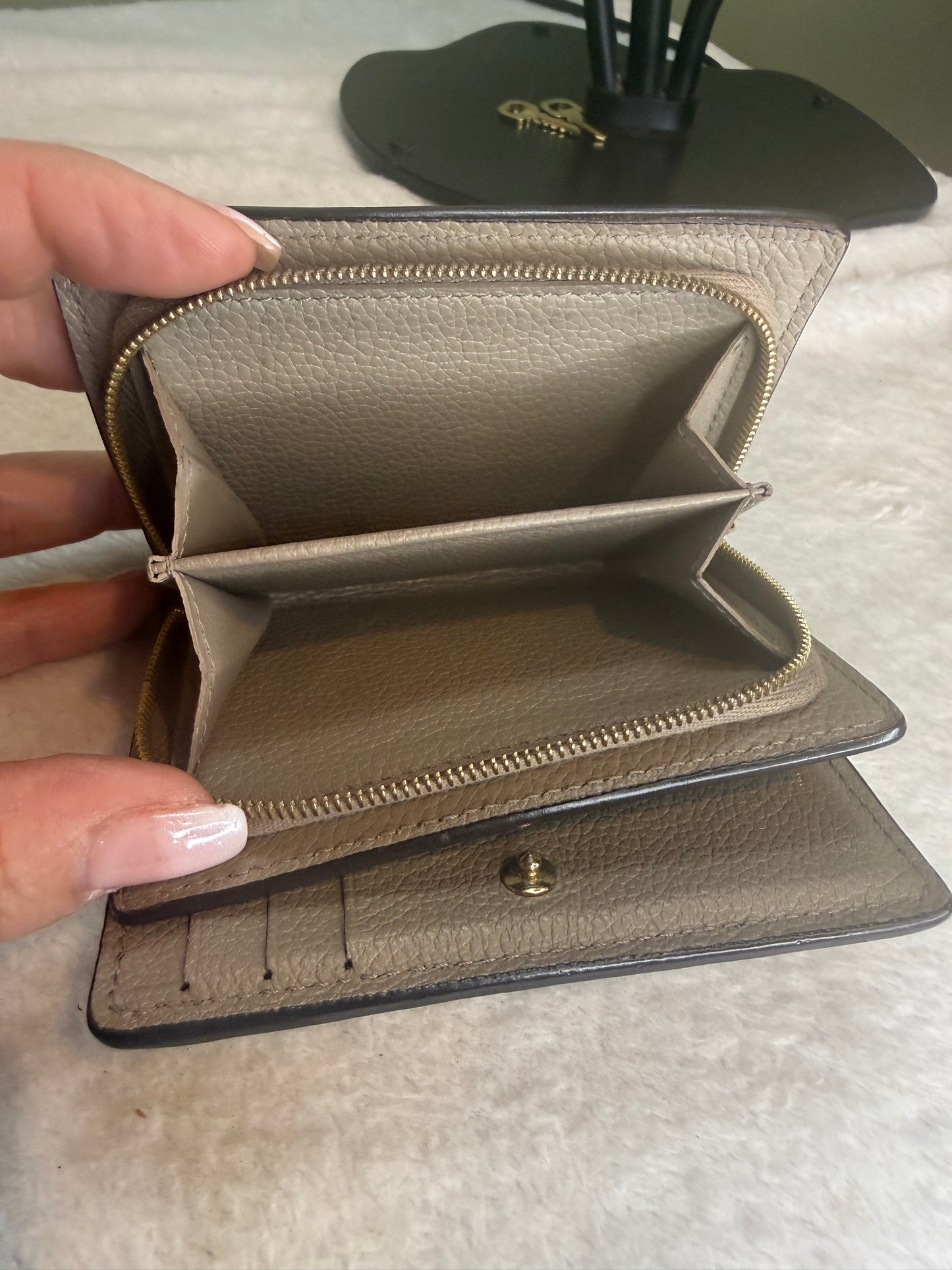 201. Louis Vuitton Monogram Empriente compact Clea Wallet