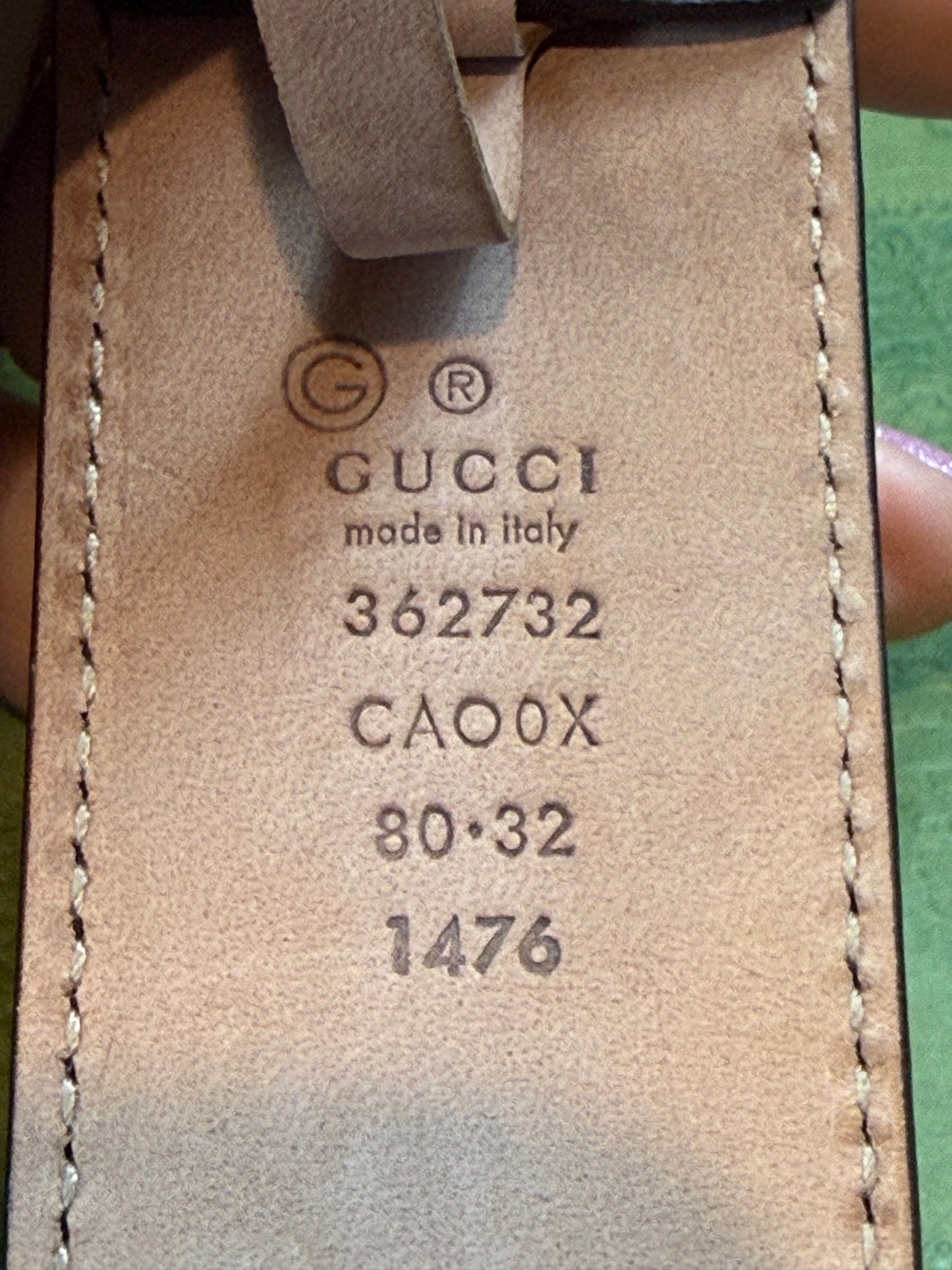 760. Gucci Brown Leather belt with G gold buckle