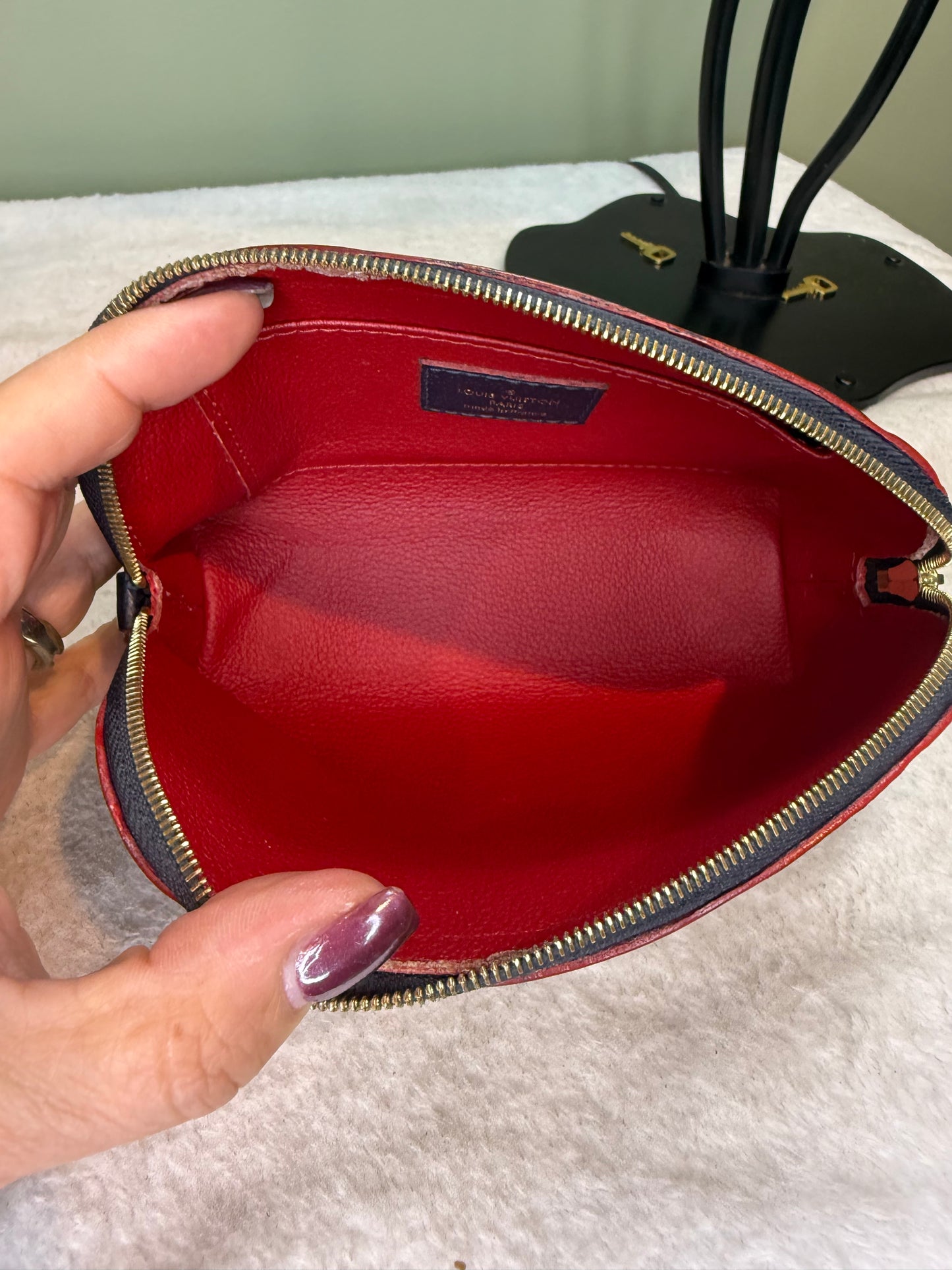 1326. Louis Vuitton Navy Empriente Cosmetic Pouch