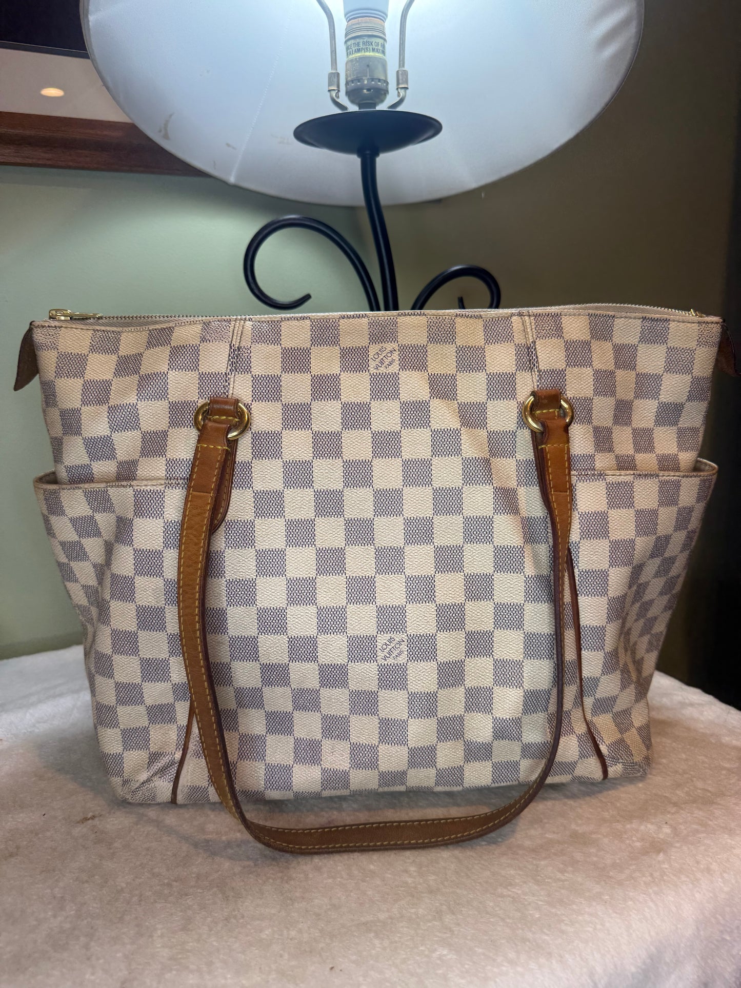 1503. Louis Vuitton Damier Azur Totally MM