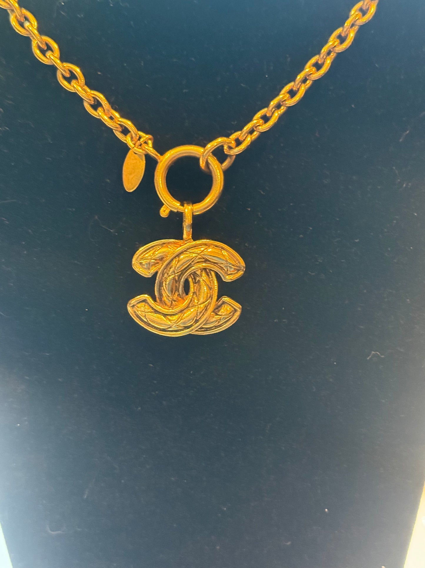 1635. Chanel CC Gold Pendant Necklace