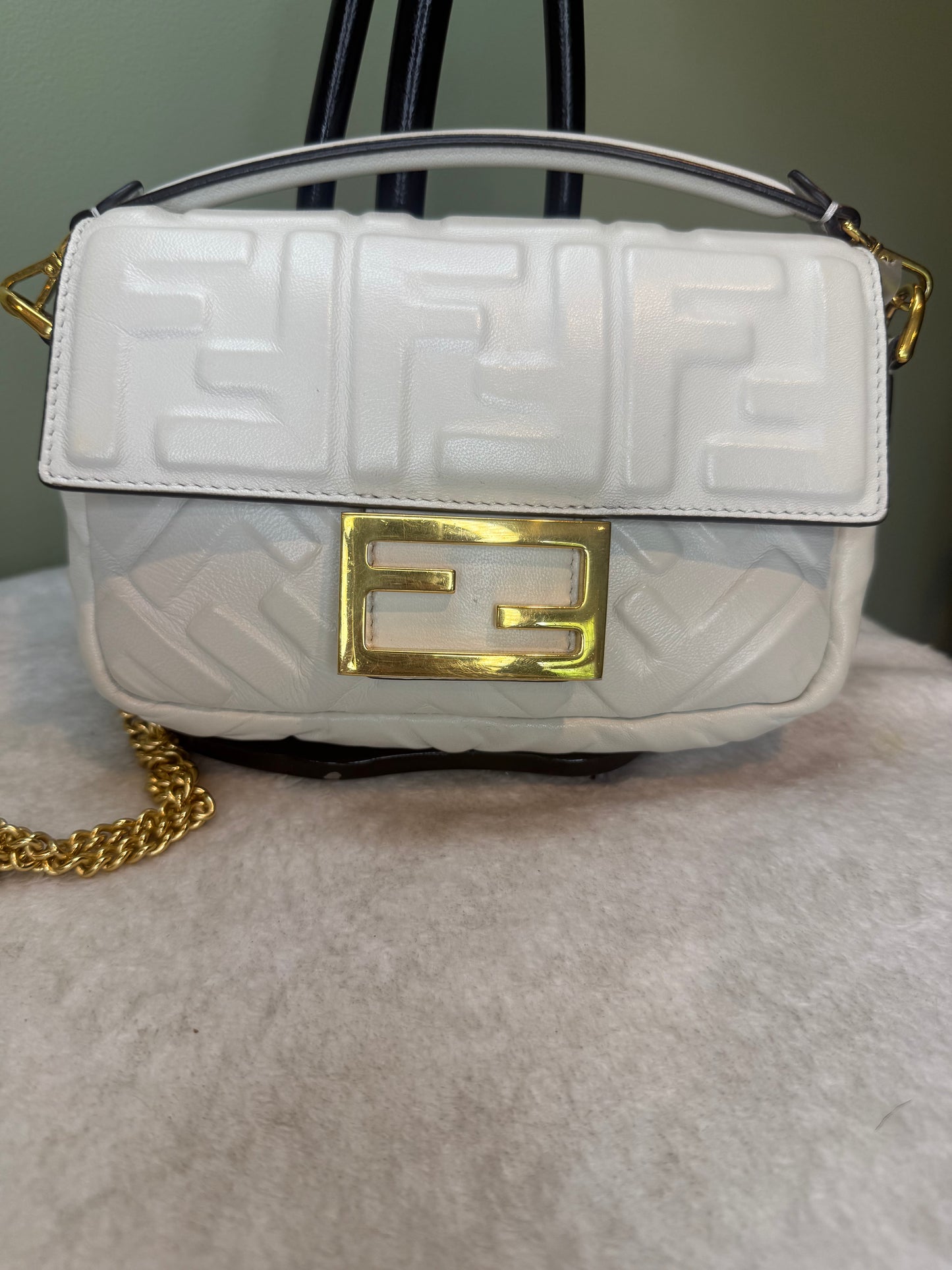 1283. Fendi White Baguette Mini