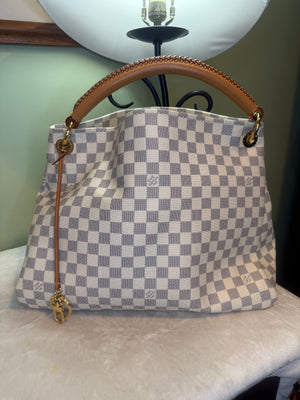 1922. Louis Vuitton Damier Azur Artsy MM