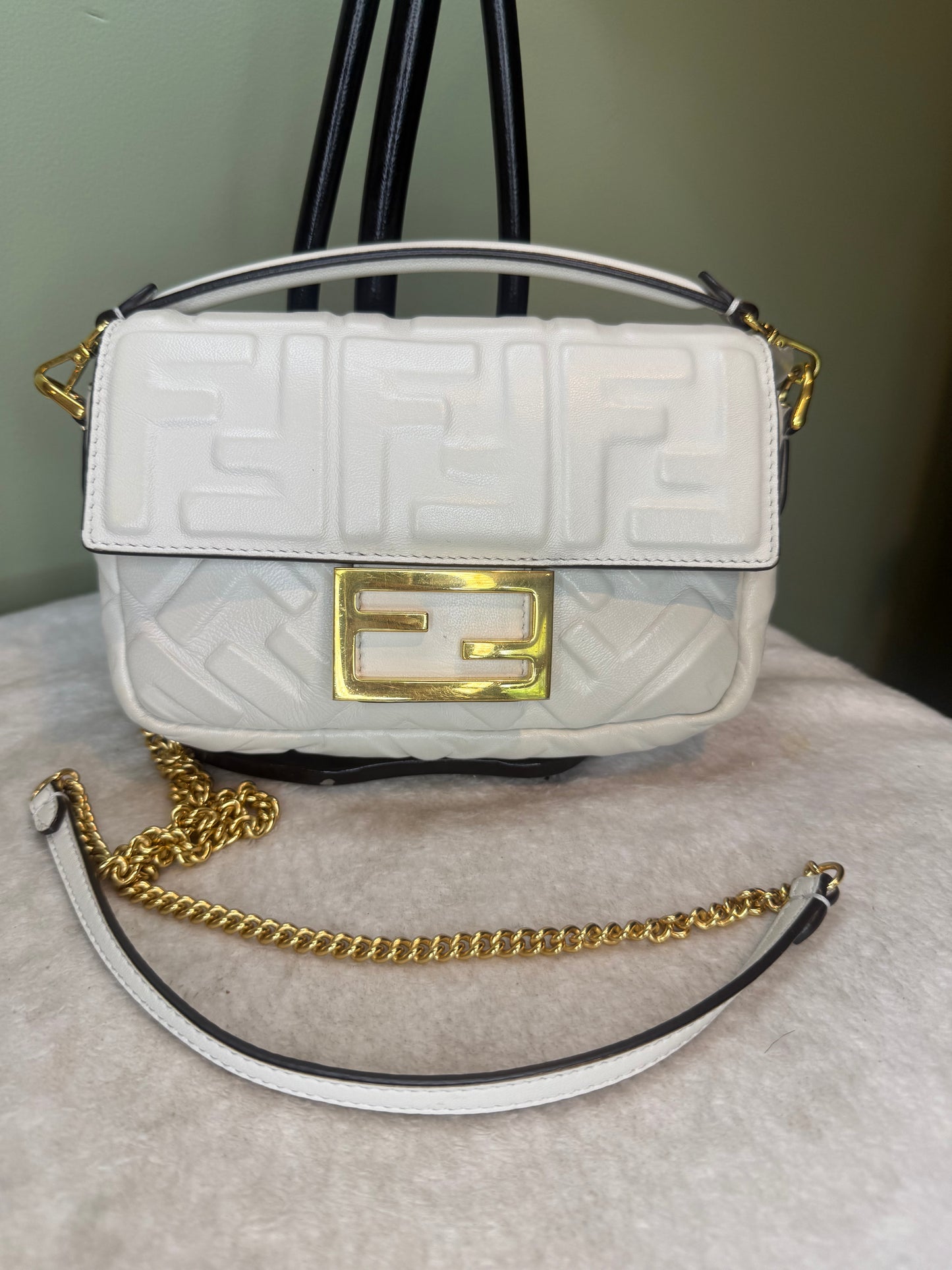 1283. Fendi White Baguette Mini