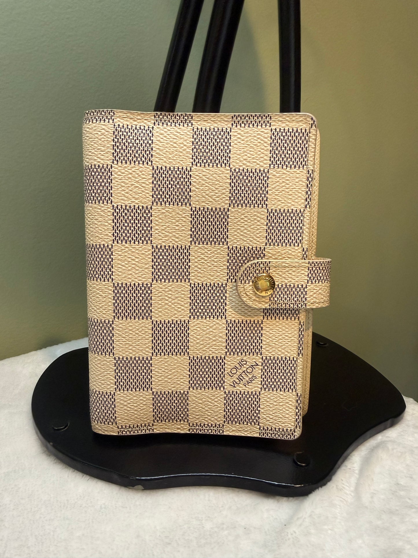 1872. Louis Vuitton Damier Azur Agenda PM