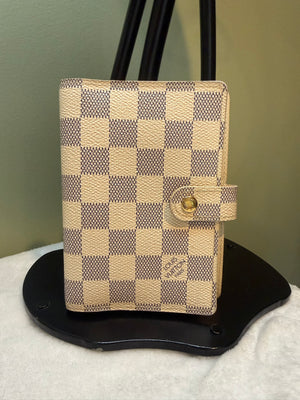 1872. Louis Vuitton Damier Azur Agenda PM
