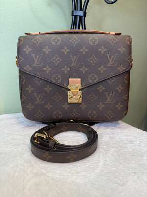 1918. Louis Vuitton Monogram Pochette Metis