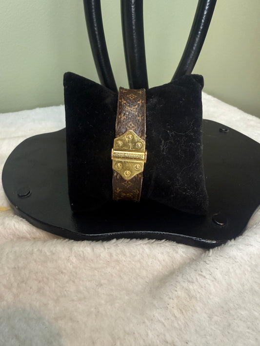 1019. Louis Vuitton Monogram Nano Bracelet