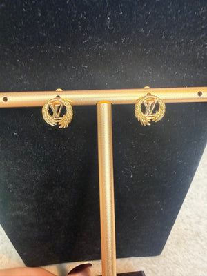 1313. Louis Vuitton Angel Stud earrings