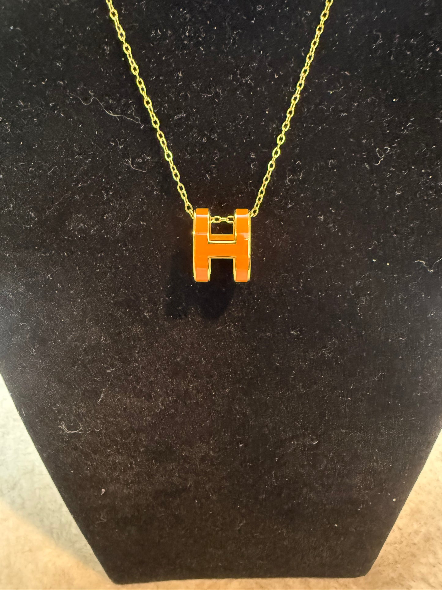 1695. Hermes Pop-H Pendant Gold Necklace