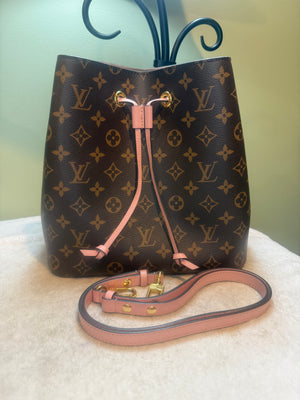 1567. Louis Vuitton Monogram NeoNoe MM with Pink