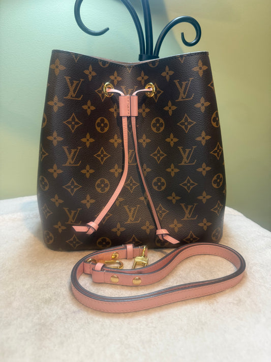 1567. Louis Vuitton Monogram NeoNoe MM with Pink
