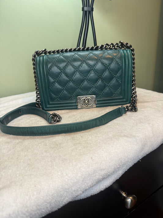 1022. Chanel Green Medium Boy Bag with gun metal hardware