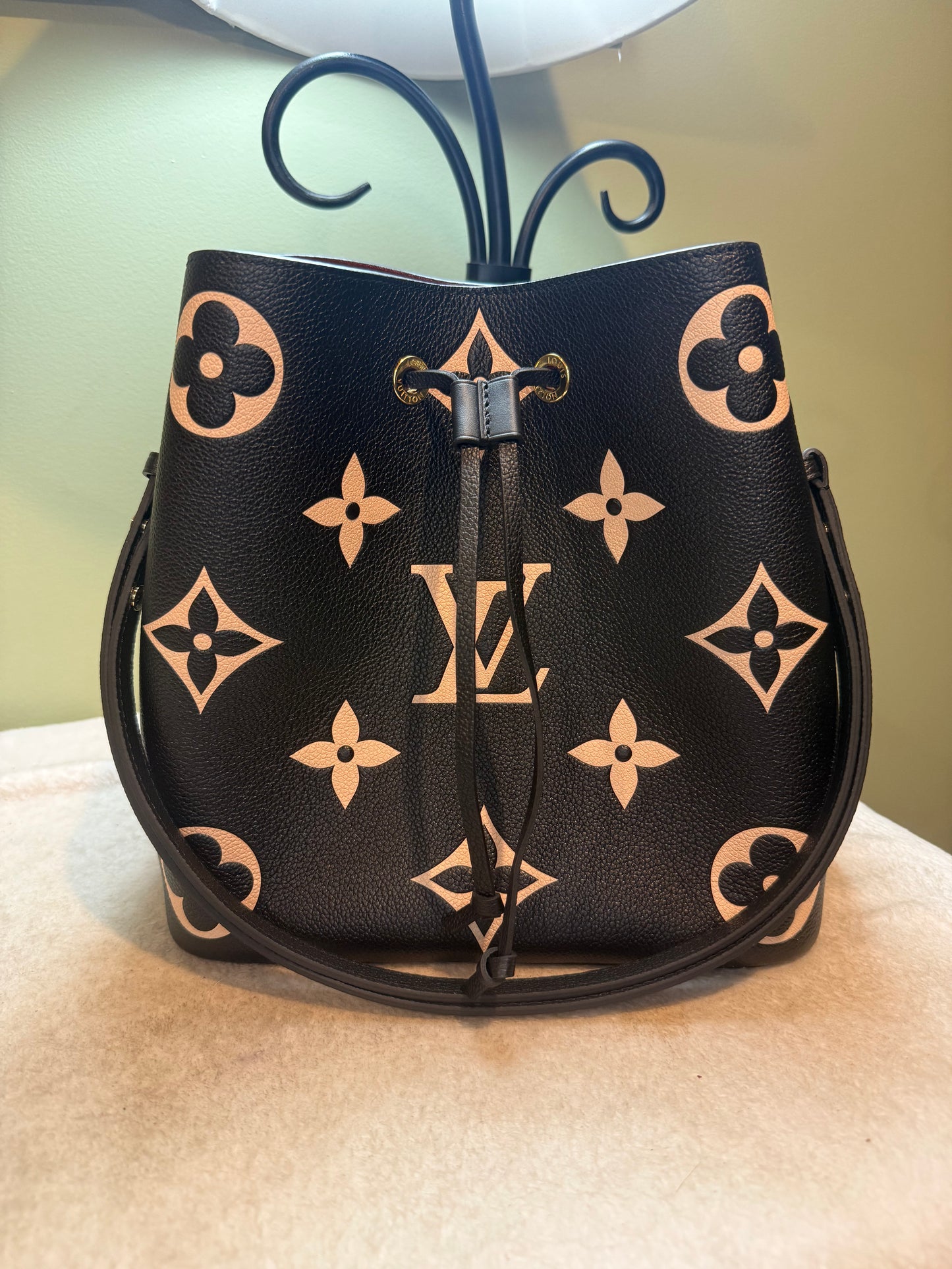 1568. Louis Vuitton Bicolor Empriente NeoNoe MM