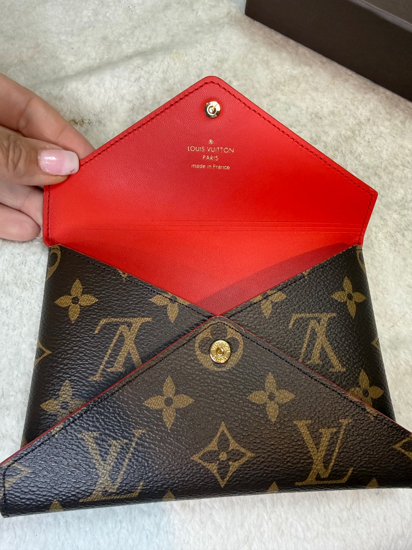 1431. Louis Vuitton Monogram Medium Pochette Kirigami