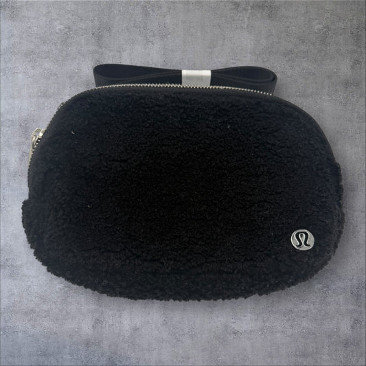 Lululemon Everywhere Belt Bag Black Fleece