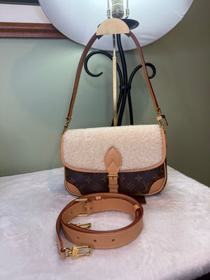 1810. Louis Vuitton Monogram Diane Shearling