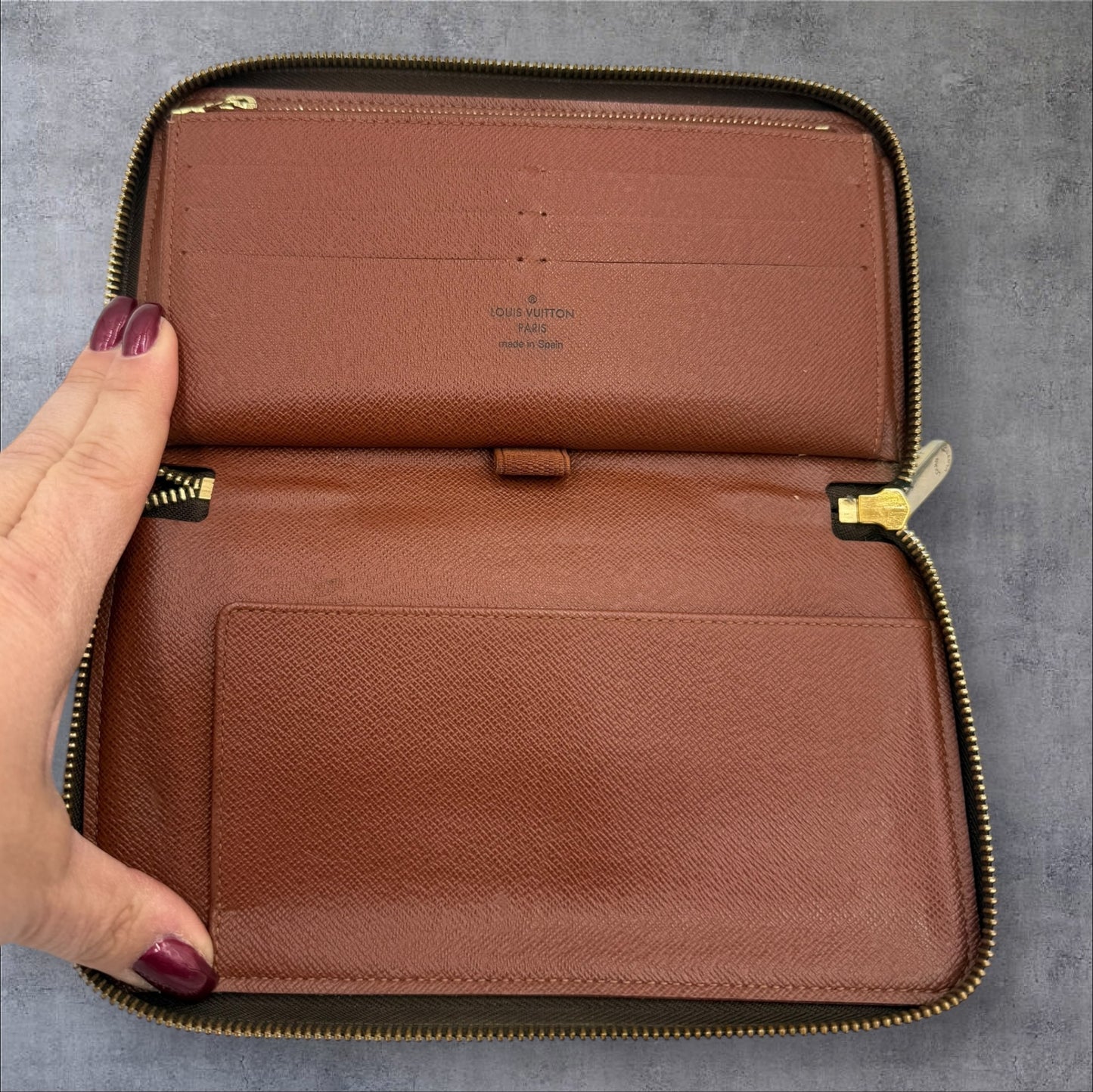 421. Louis Vuitton Monogram Large Zippy Organizer