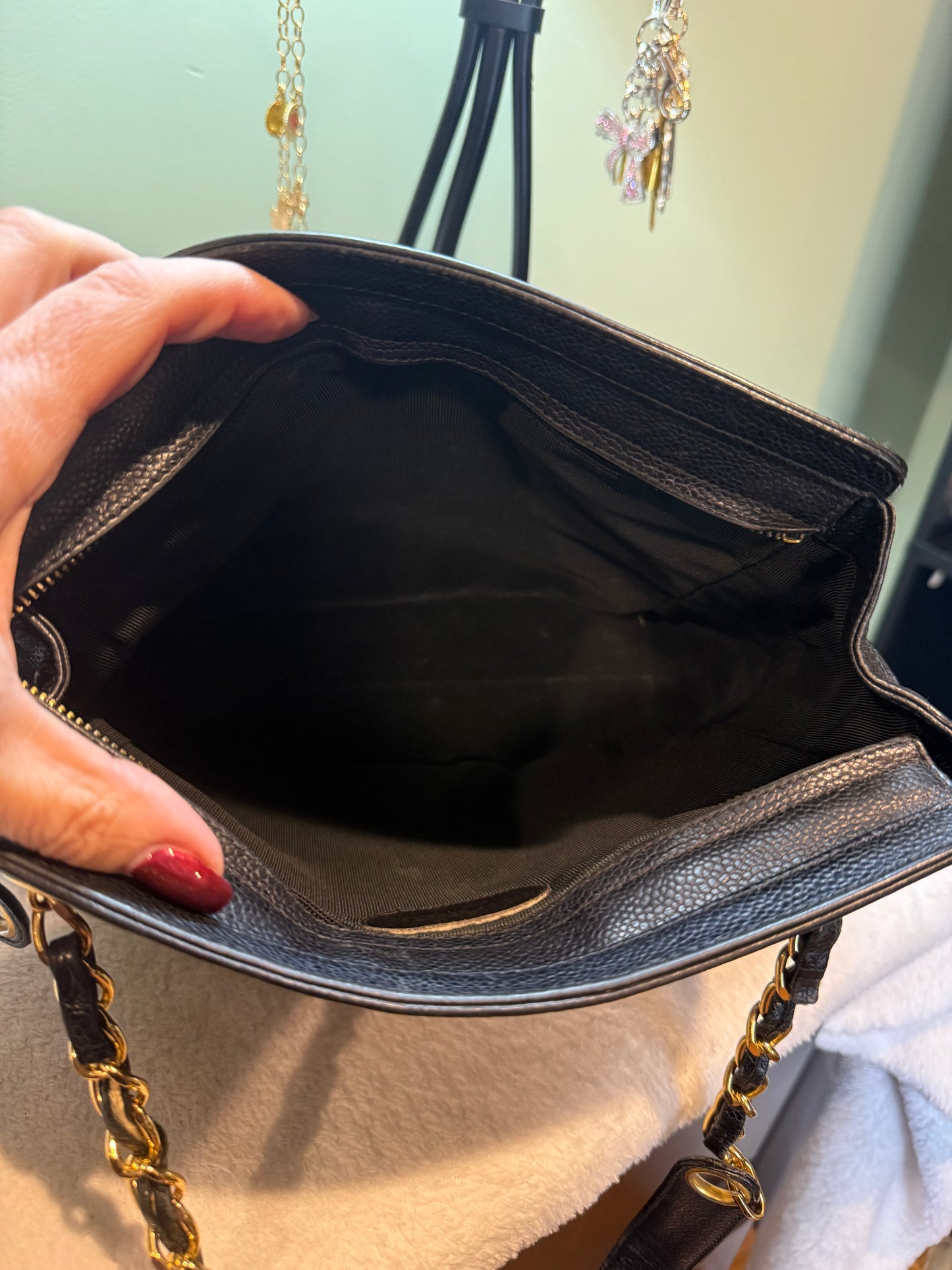 499. Chanel Caviar Small Tote Series 4