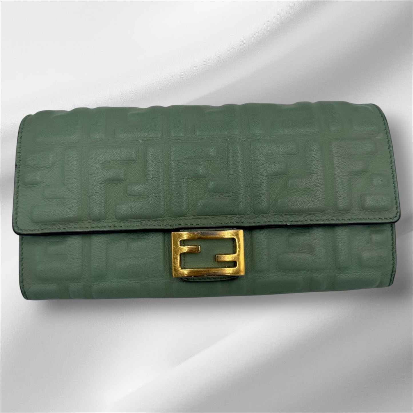 284. Fendi Bifold Leather Wallet Mint Green