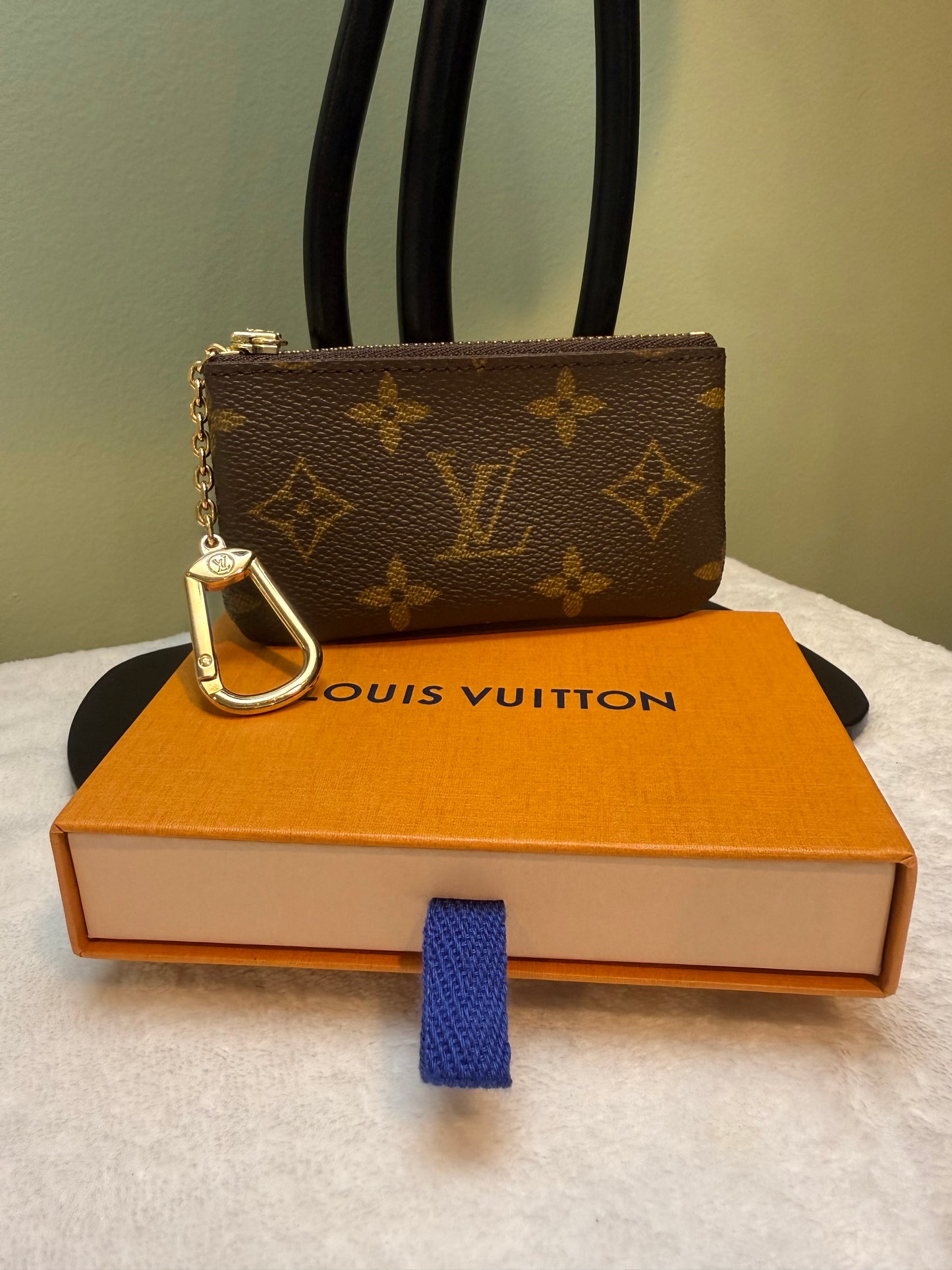 1822. Louis Vuitton Monogram Key Cles