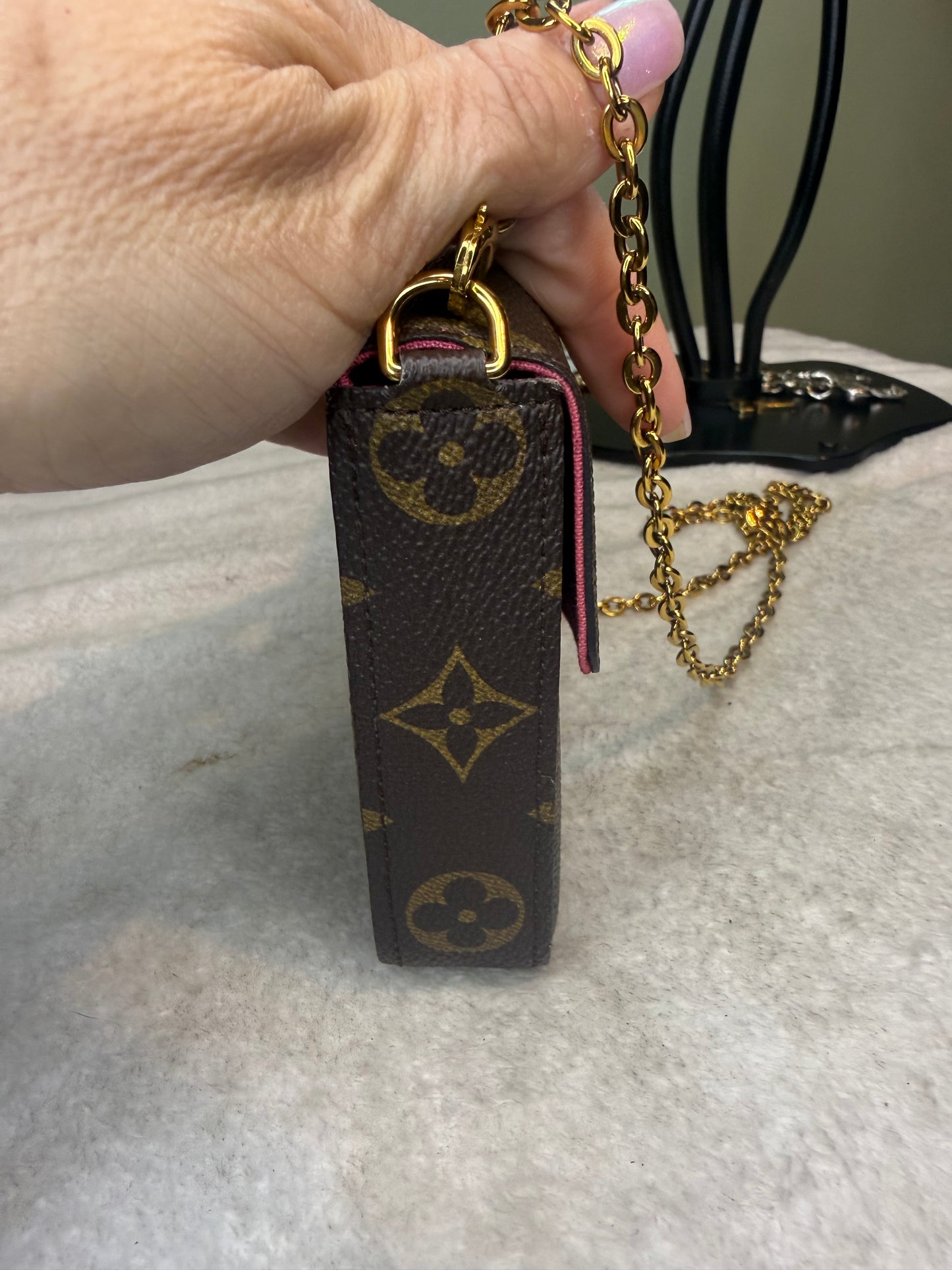 1161. Louis Vuitton Limited Edition Monogram Love Lock Felicie Pochette