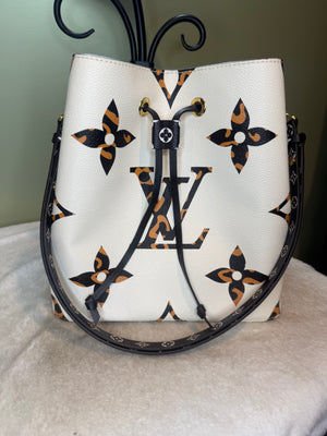 1487. Louis Vuitton Giant Jungle NeoNoe MM