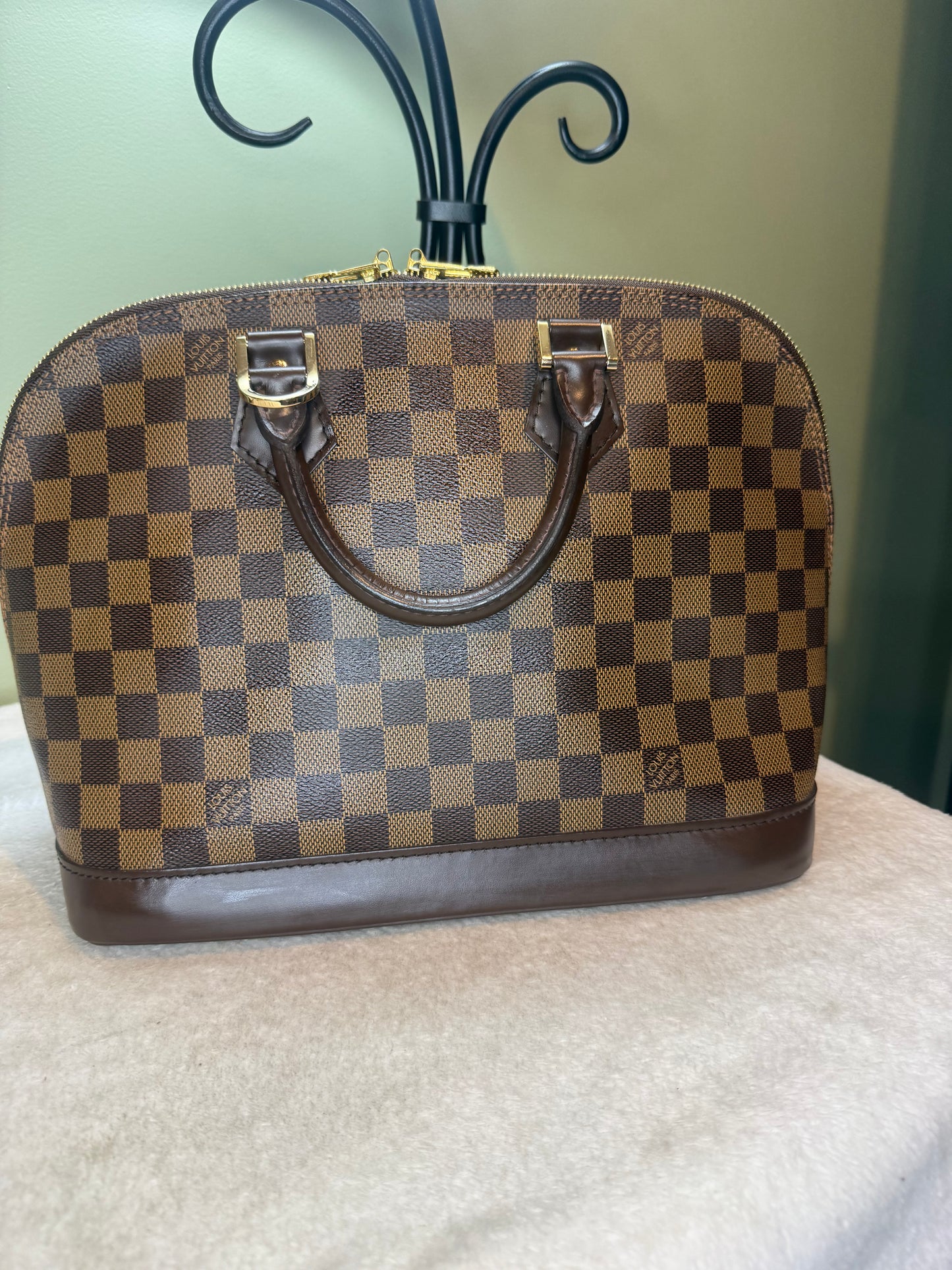 1259. Louis Vuitton Damier Ebene Alma PM
