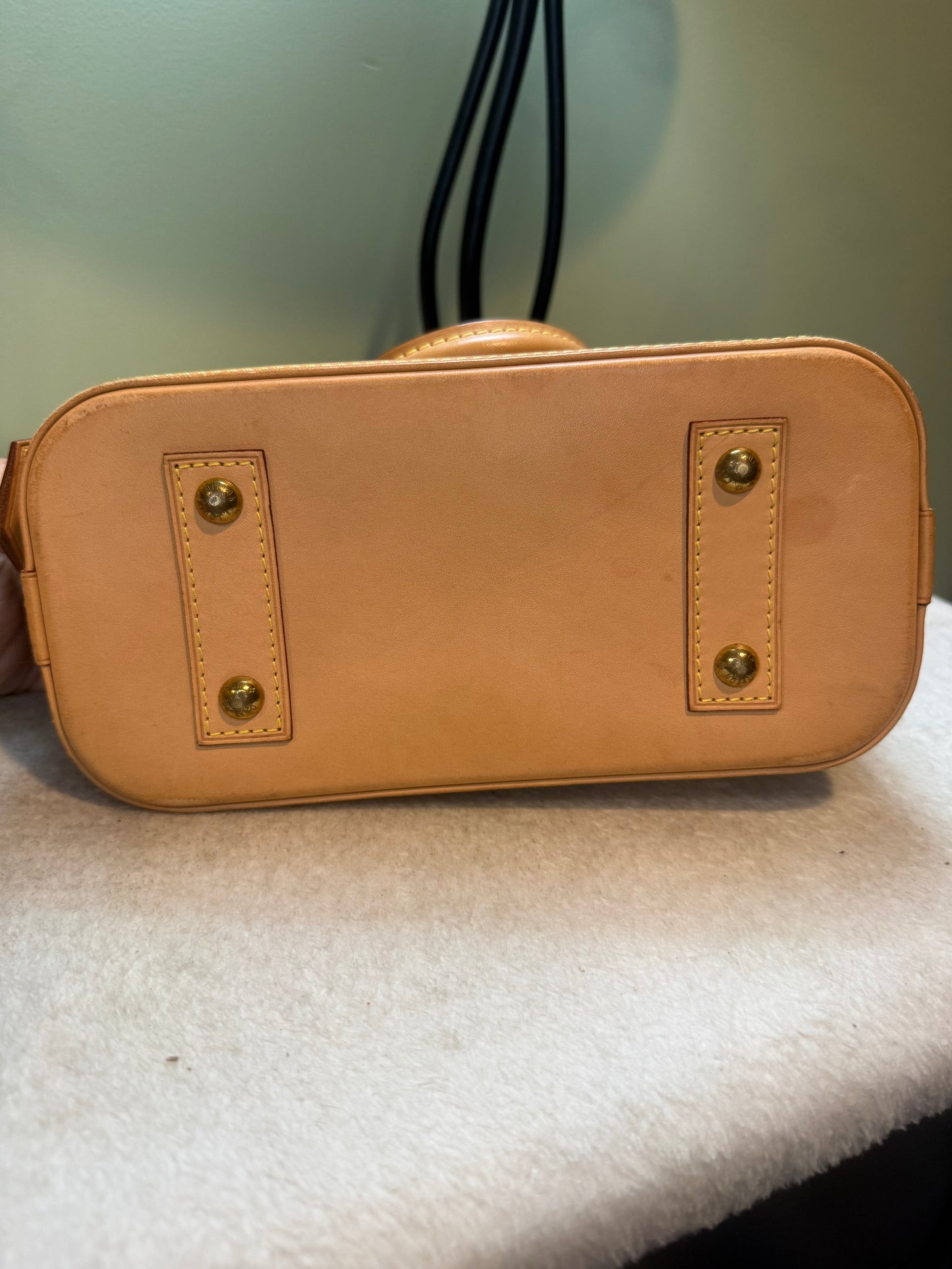 1638. Louis Vuitton Monogram Alma BB